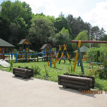 Oazis-M Hotel Babin Екстериор снимка