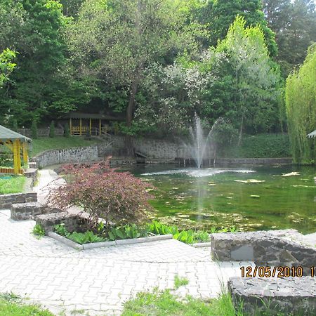 Oazis-M Hotel Babin Екстериор снимка