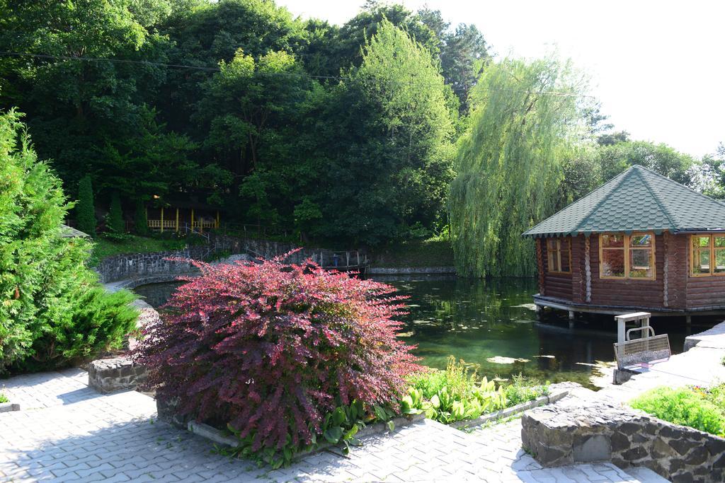 Oazis-M Hotel Babin Екстериор снимка